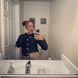 Meet your Posher, Ariana